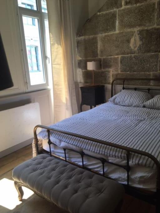 L'Appartement Du Voisin D'Hugo Besancon Bagian luar foto