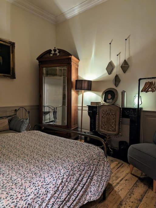 L'Appartement Du Voisin D'Hugo Besancon Bagian luar foto