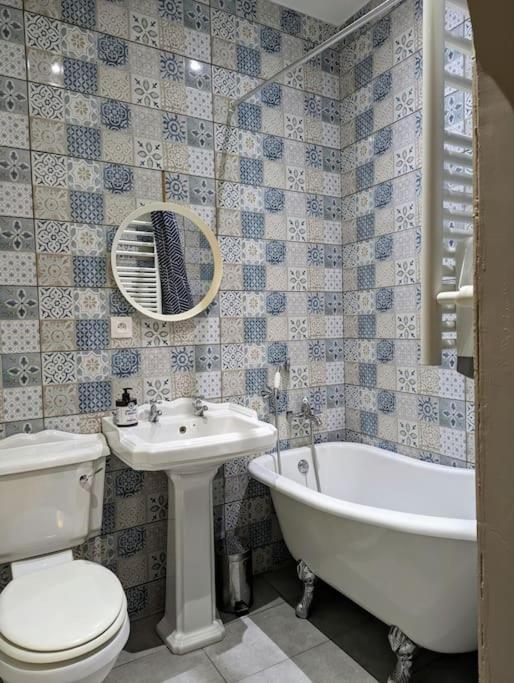 L'Appartement Du Voisin D'Hugo Besancon Bagian luar foto