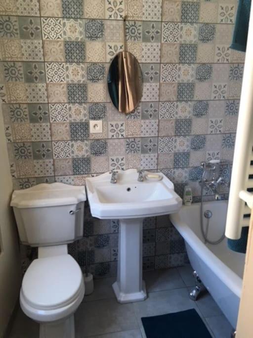 L'Appartement Du Voisin D'Hugo Besancon Bagian luar foto